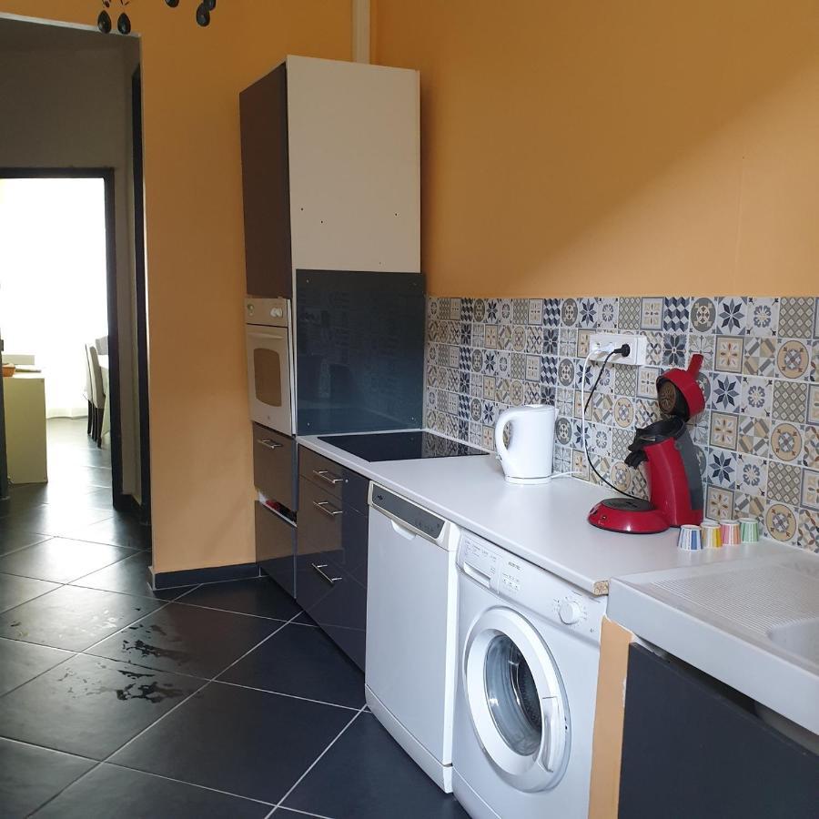 Appartement Intra Muros 8 Personnes Climatise Wifi Stationnement Facile อาวีญง ภายนอก รูปภาพ