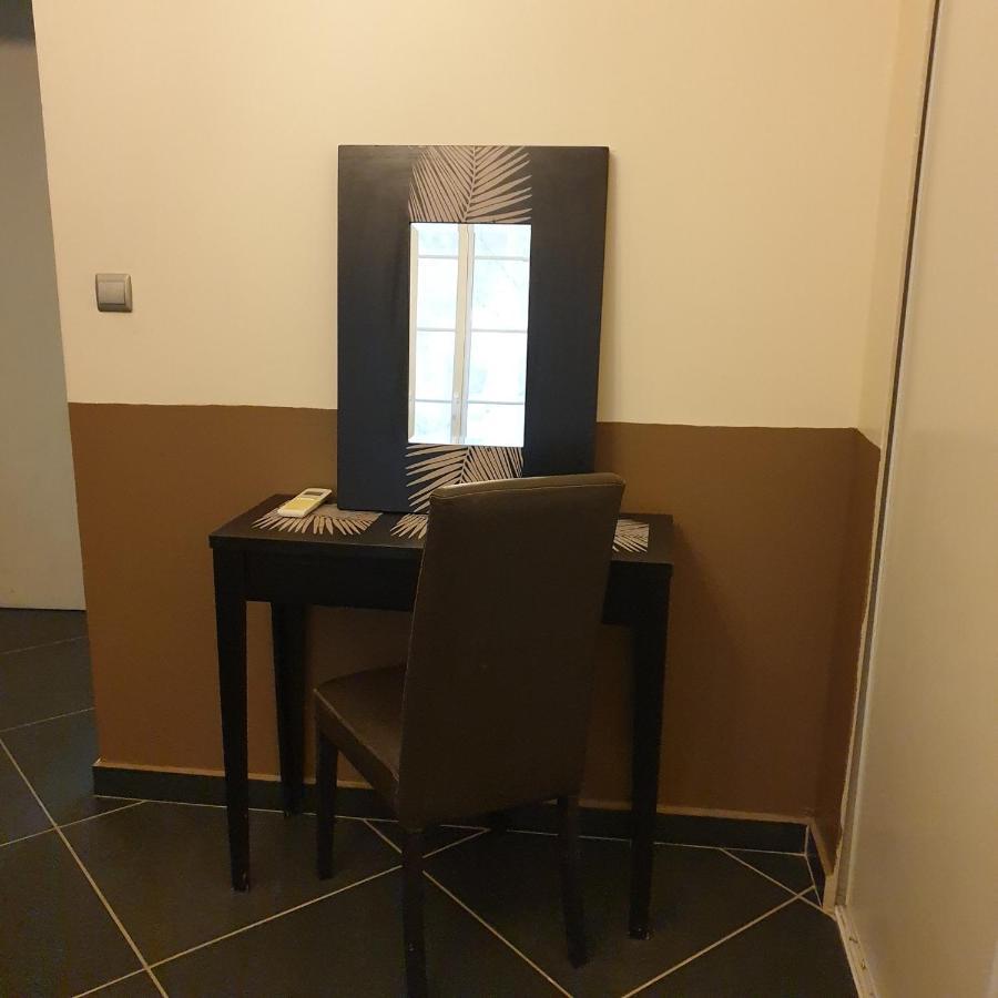 Appartement Intra Muros 8 Personnes Climatise Wifi Stationnement Facile อาวีญง ภายนอก รูปภาพ