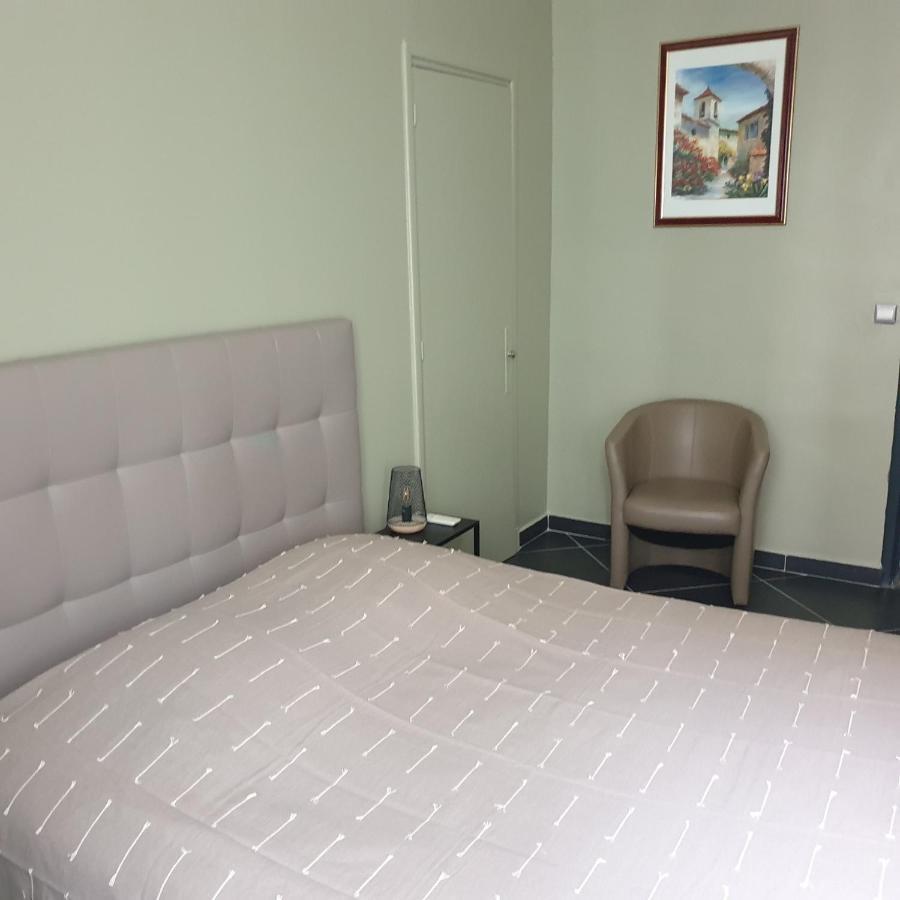 Appartement Intra Muros 8 Personnes Climatise Wifi Stationnement Facile อาวีญง ภายนอก รูปภาพ